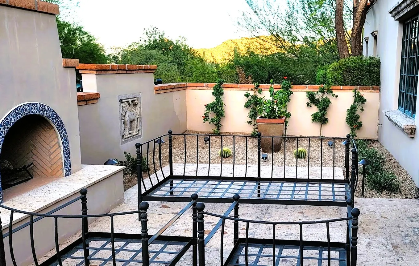 Paradise Valley Country Estates east courtyard after the transformation